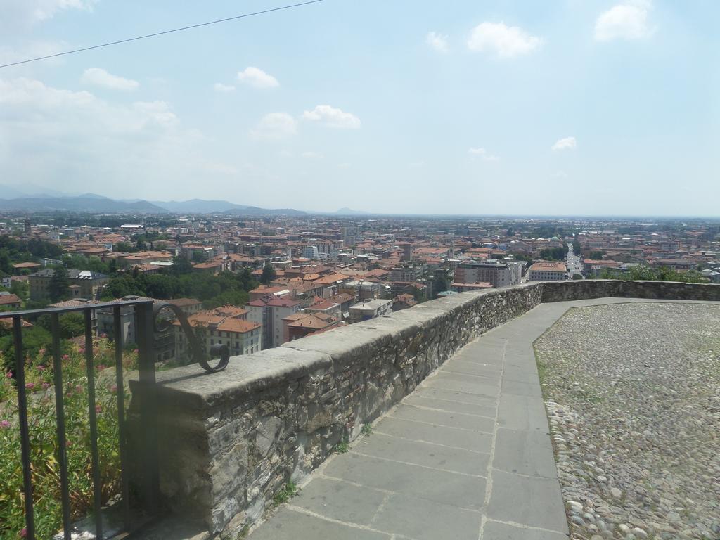 La Luna Blu In Old Town Bergamo Exterior photo